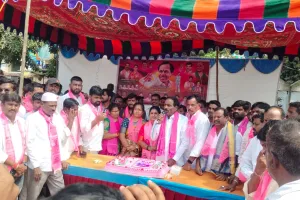 తూప్రాన్ లో కెసిఆర్ 72 వ జన్మదిన సంబురాలు....