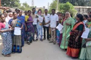 తూప్రాన్ మున్సిపల్ లో కేసీఆర్ వేశాధారణ తో పర్యటన...