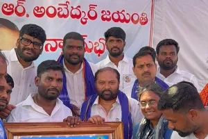కాంగ్రెస్ పార్టీ ఆధ్వర్యంలో ఘనంగా అంబేద్కర్ జయంతి వేడుకలు