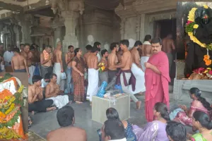 చెరువు కట్ట శ్రీ విరాంజనేయ స్వామి ఆలయంలో శని అమావాస్య శనీశ్వర స్వామి పూజ ....  