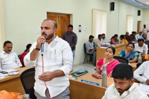 మీడియా పై ఆంక్షలతో కౌన్సిలర్ల ఆగ్రహం....