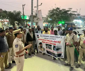 తూప్రాన్ లో రోడ్డు భద్రత వారోత్సవాలు... ఎసై శివనందం