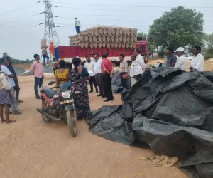 ఐకేపీ ధాన్యం కొనుగోలు కేంద్ర ని సందర్శించిన అదనపు కలెక్టర్ నగేష్ ...