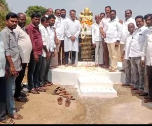  బాలమ్మ సేవలను ఆదర్శంగా తీసుకోవాలి....